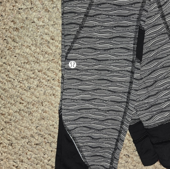 Lululemon Inspire II Tight Legging Black Print Women's Size 6 Luxtreme Run - Picture 3 of 8